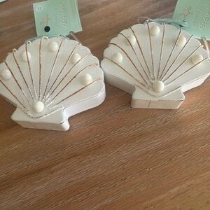 Clam shell ornaments set of 2 light up